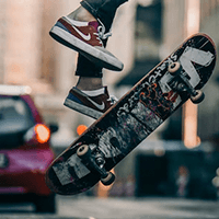 SKATEBOARDS/SKATES/SCOOTERS